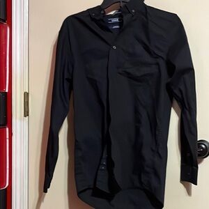 Izod Men's Black Button-up